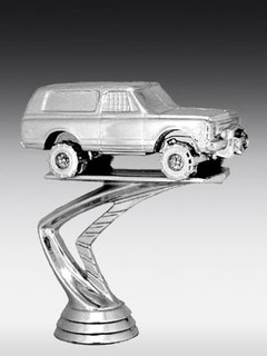 Kunststofffigur Geländewagen